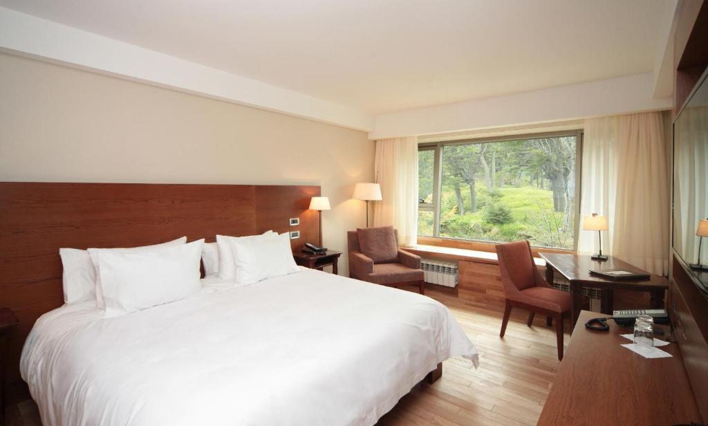 Arakur Ushuaia Resort & Spa Extérieur photo A room at the hotel