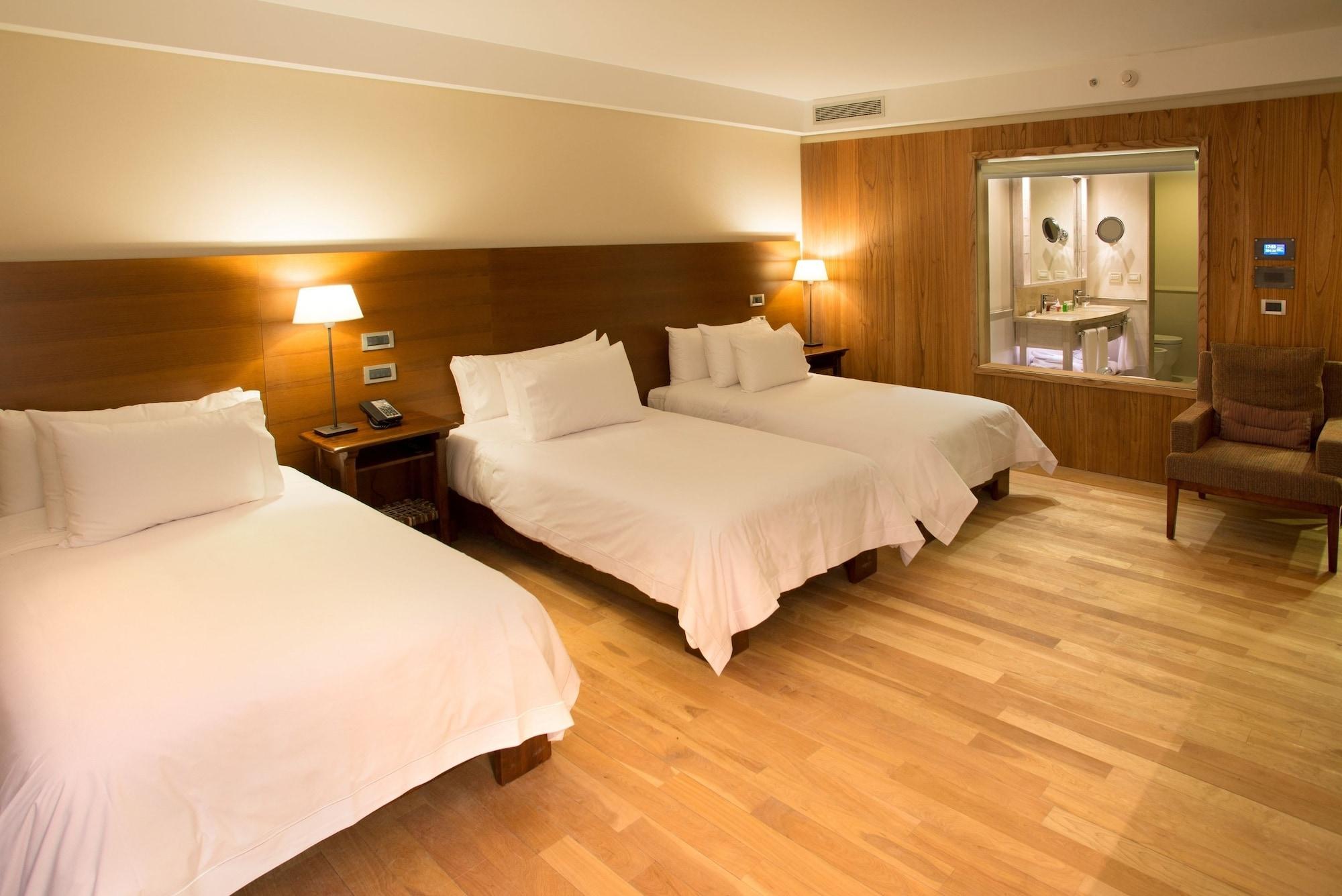 Arakur Ushuaia Resort & Spa Extérieur photo A room at the hotel