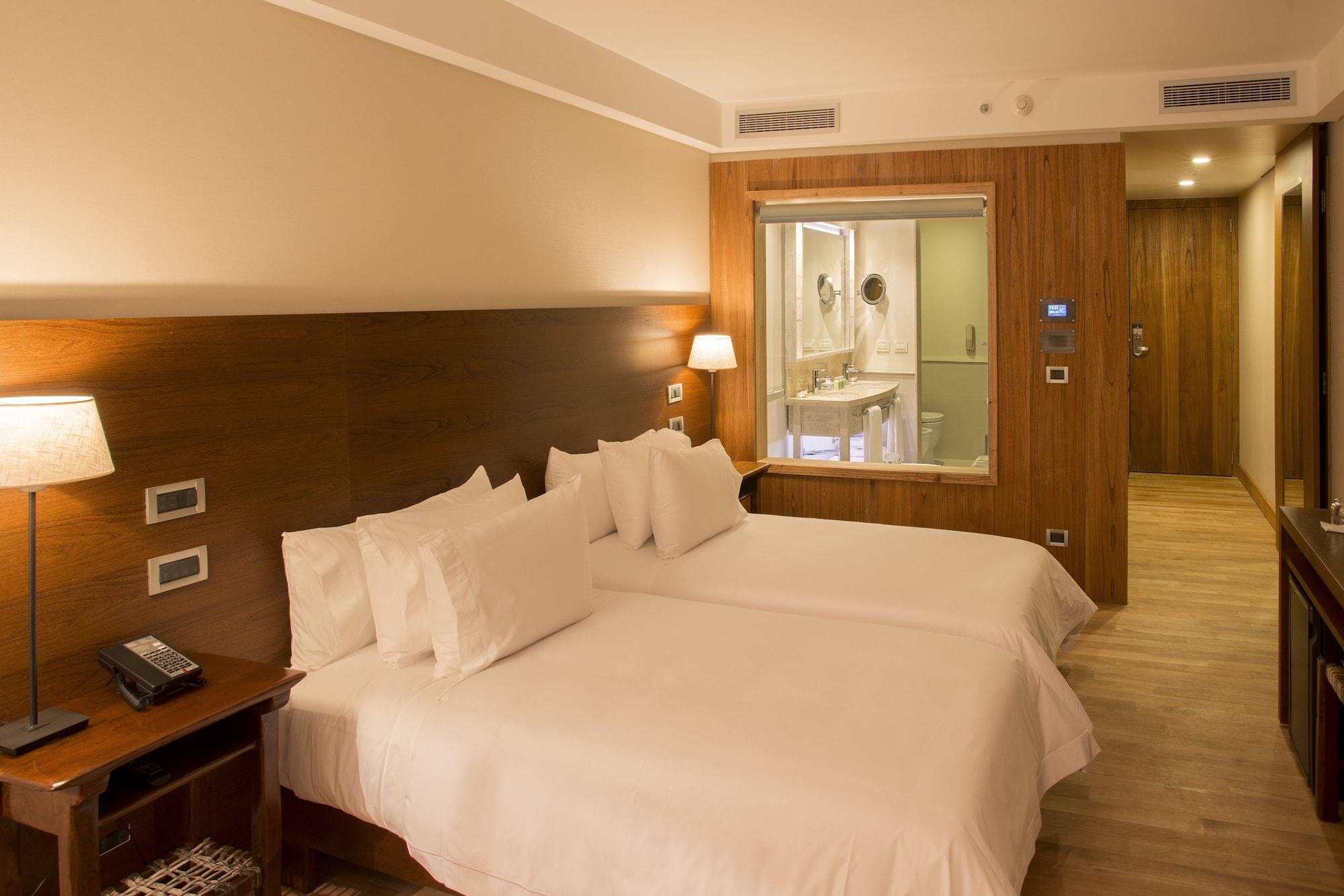 Arakur Ushuaia Resort & Spa Extérieur photo A room at the hotel