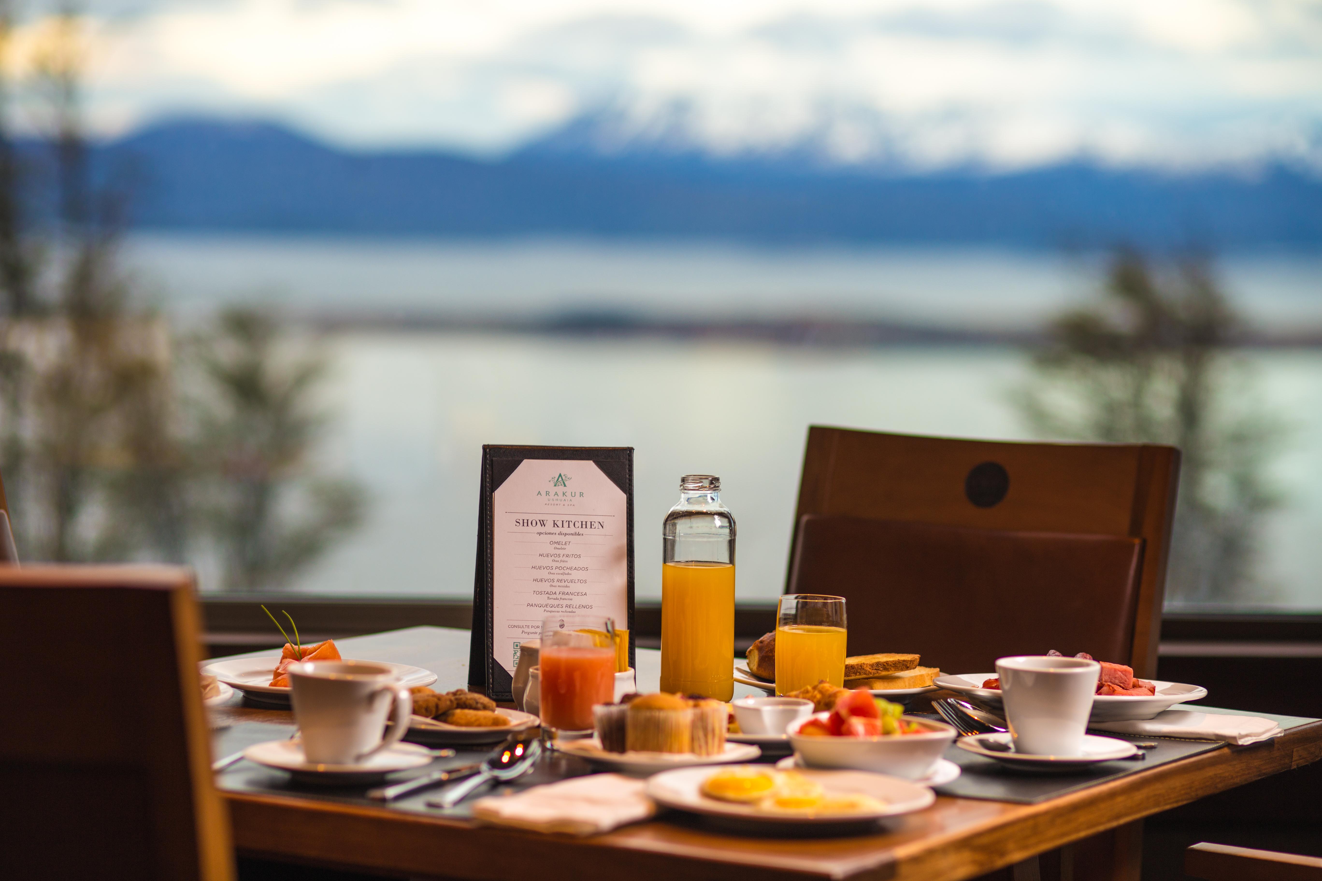 Arakur Ushuaia Resort & Spa Extérieur photo Breakfast at the Lake House