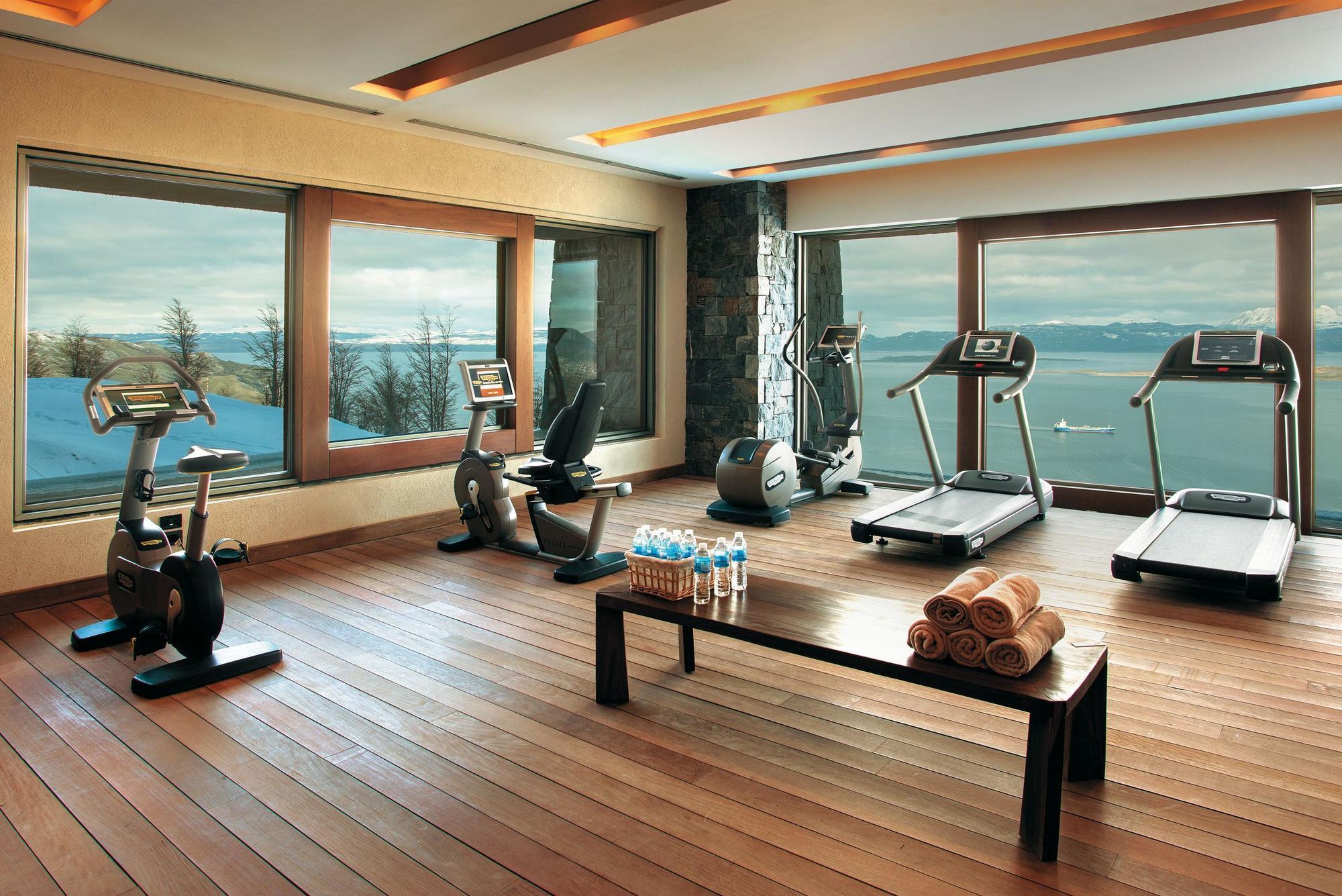 Arakur Ushuaia Resort & Spa Extérieur photo The gym at the Taj Bengal