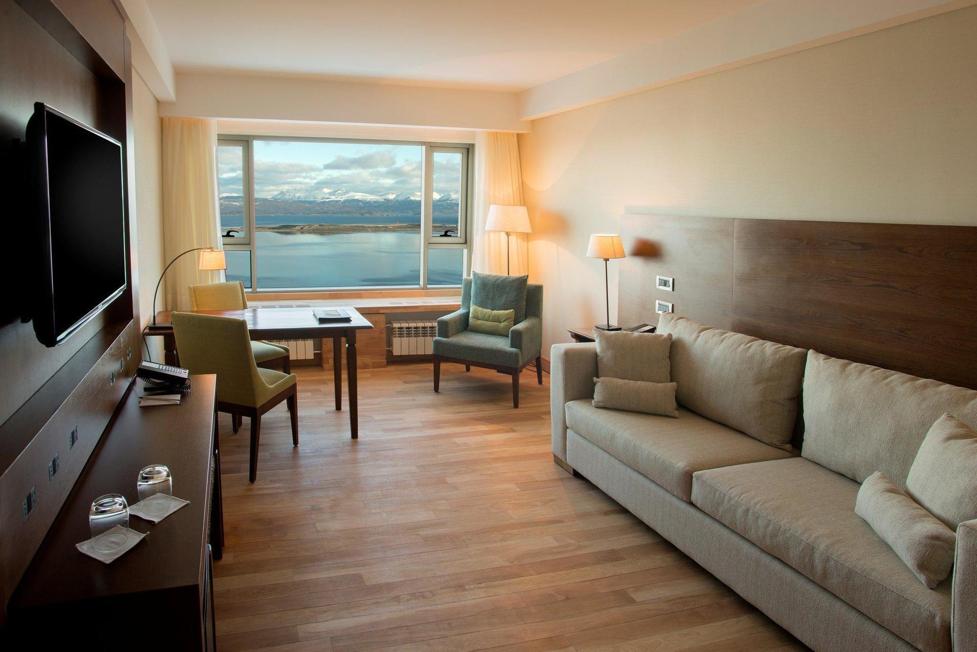 Arakur Ushuaia Resort & Spa Extérieur photo A room at the hotel