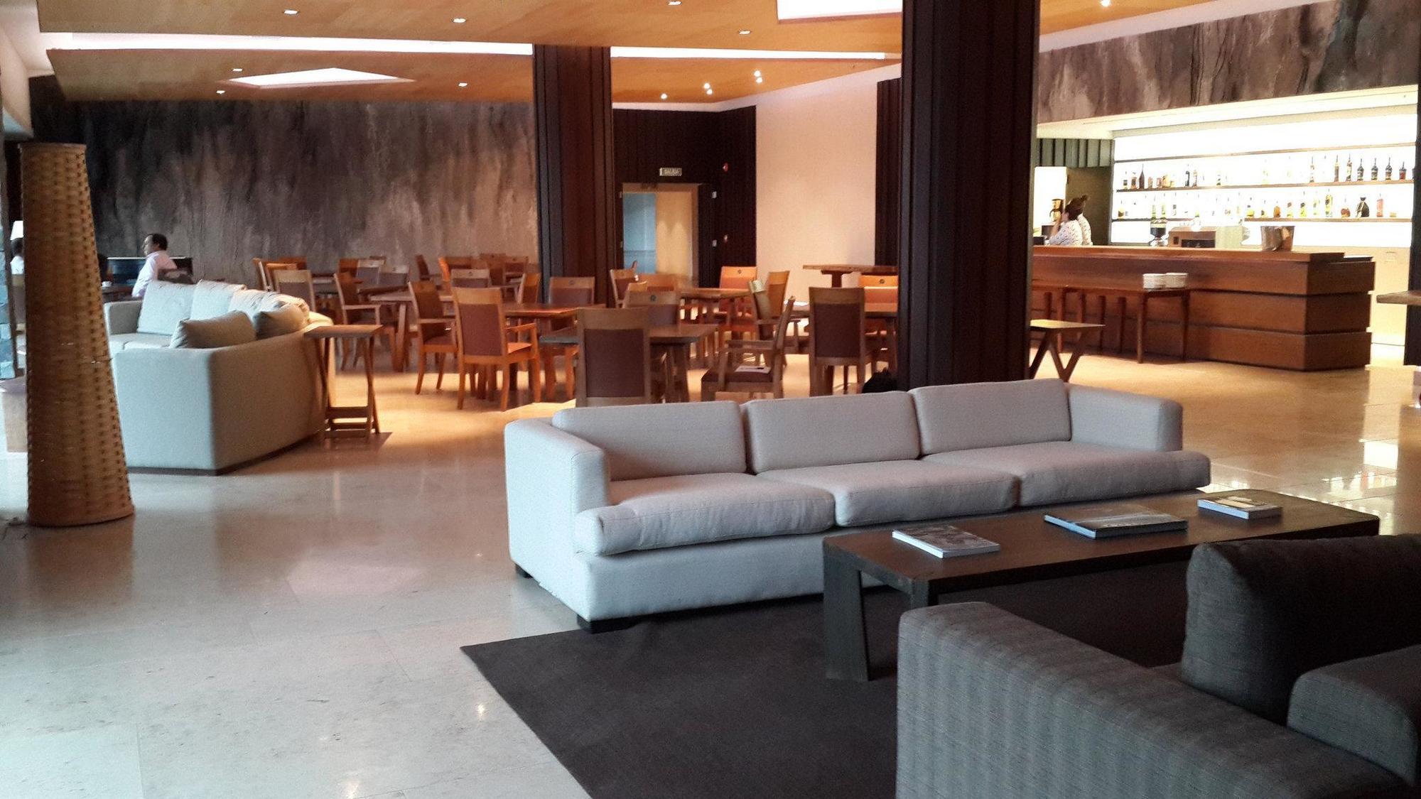 Arakur Ushuaia Resort & Spa Extérieur photo The lounge at the airport