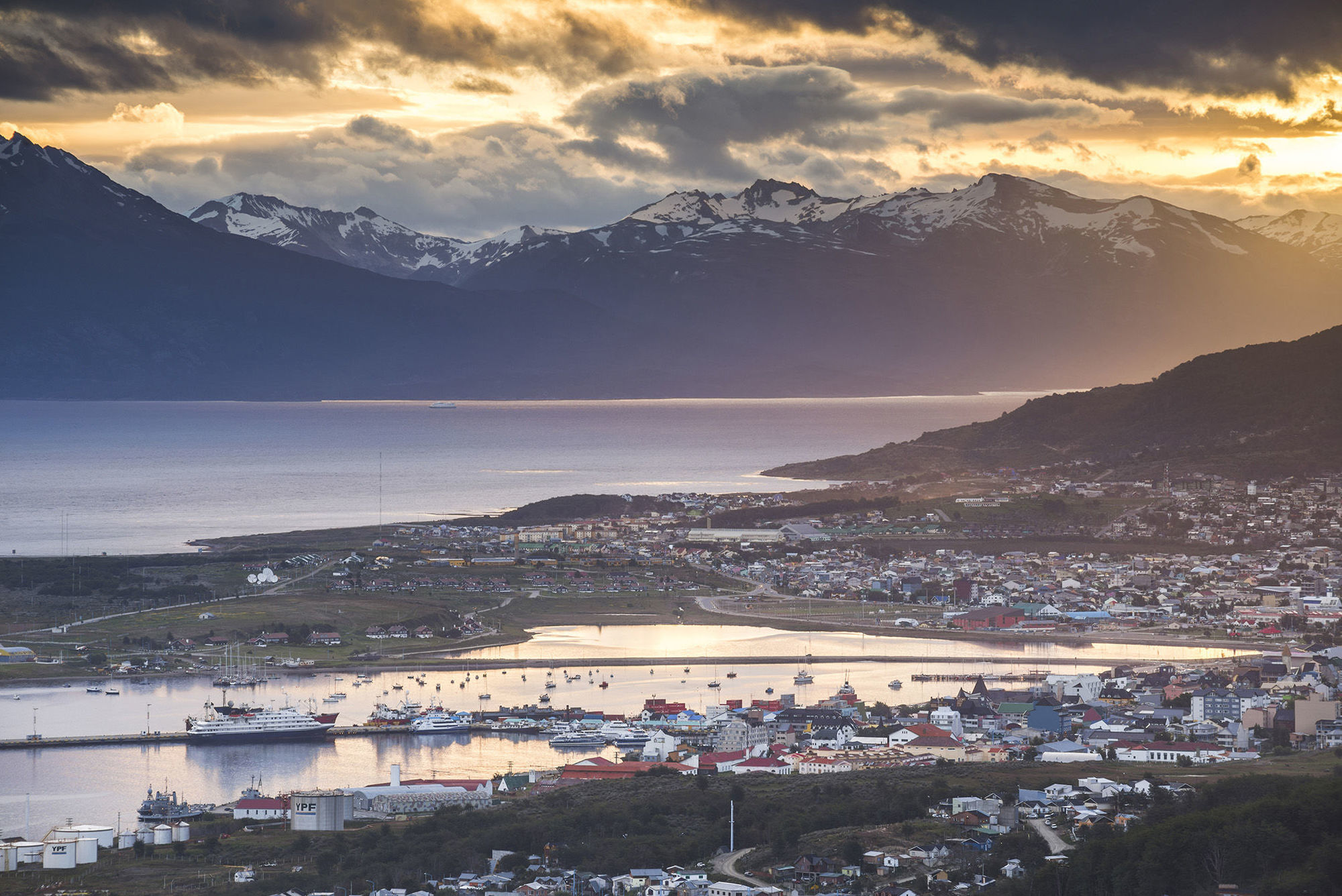 Arakur Ushuaia Resort & Spa Extérieur photo View of Ushuaia